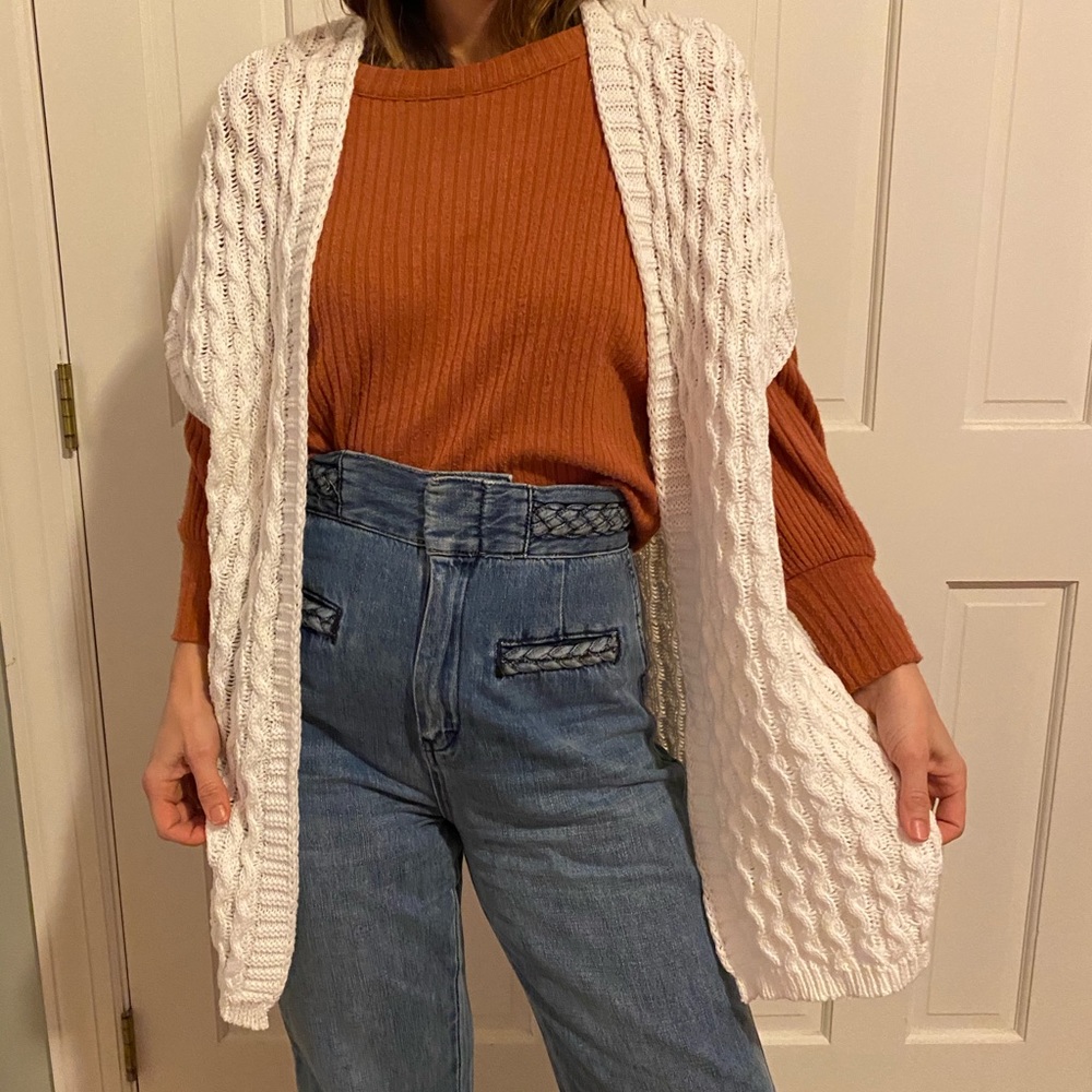 Mo:Vint Off White Cardigan Sweater Small